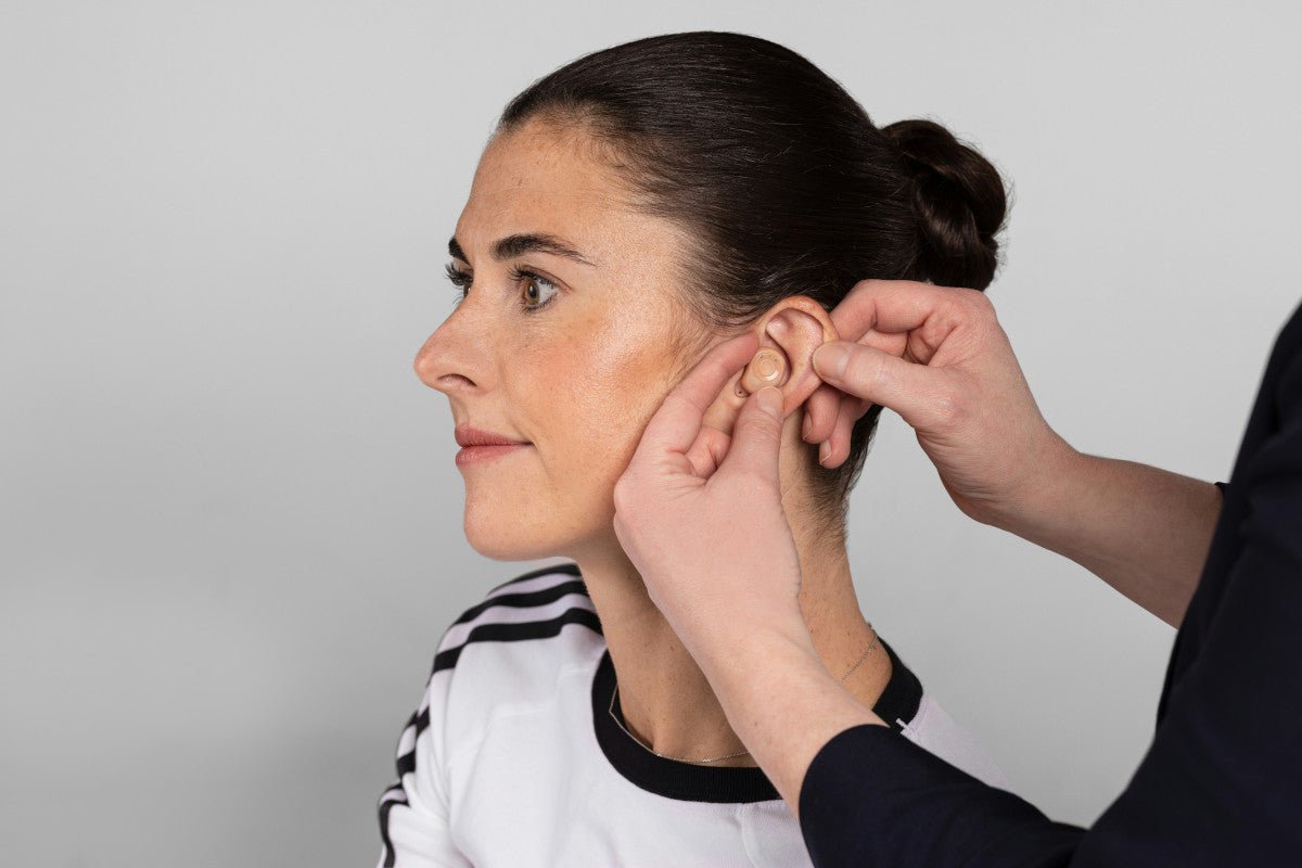 cochlear implant vs hearing aid